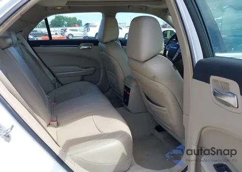 2013 Chrysler 300 Motown from USA, damaged, VIN 2C3CCAAG5DH740090